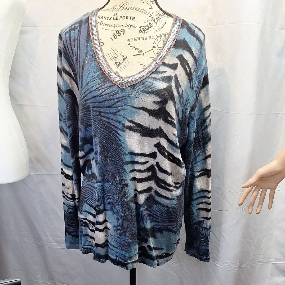 Dana Buchman Blue and Black Long Sleeve Tee